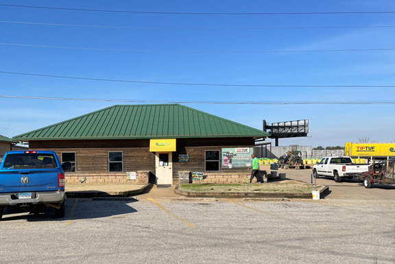 Super Sod of Forest Park front of store