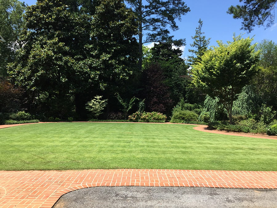 pathway-brick-as-lawn-border-edge