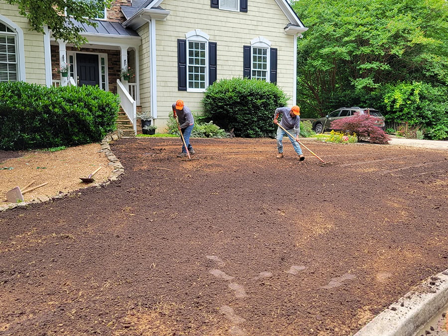 preparing-soil-with-compost-for-sod-installation2