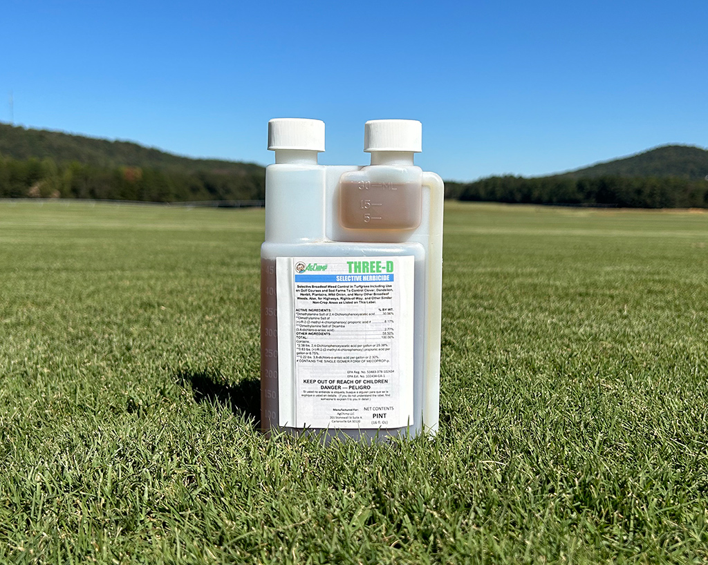 3_D_Broadleaf_Herbicide_weed_control_Super-Sod_8f41ef82-3a3a-403b-8d7d-ced93f844ddb